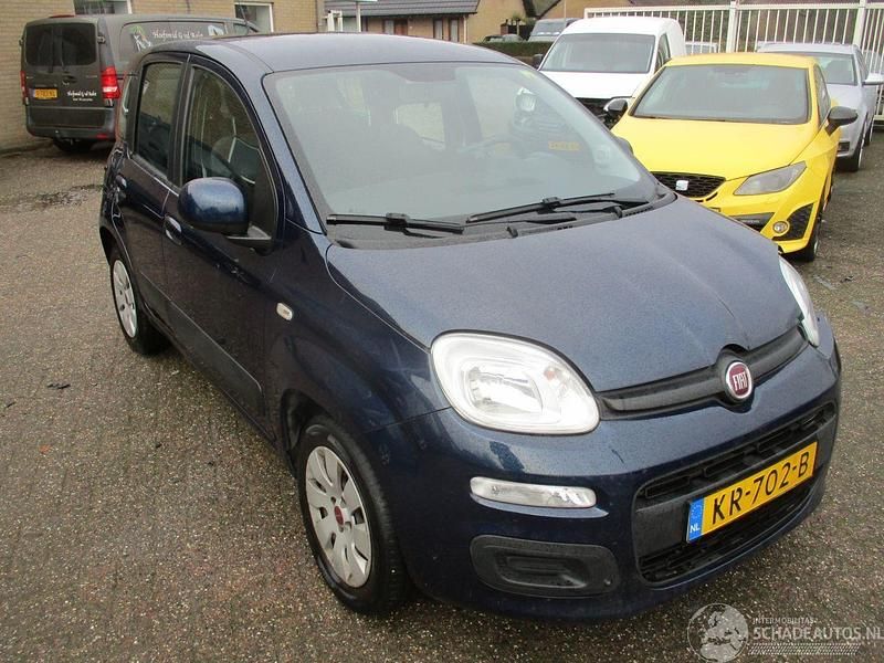 Blauw Occasion 2016 Fiat Panda Pop Star Hatchback | € 5.550 (Super prijs) - Afbeelding 1/4