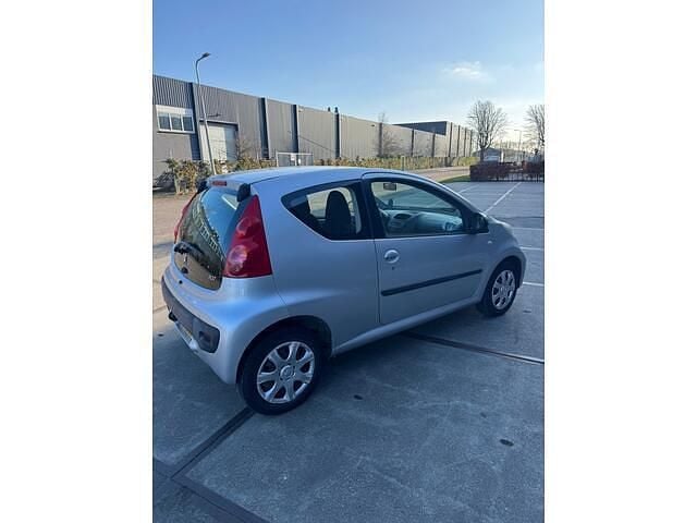 Occasion Peugeot 107 68 PK (50 kW) 2009 Grijs Hatchback