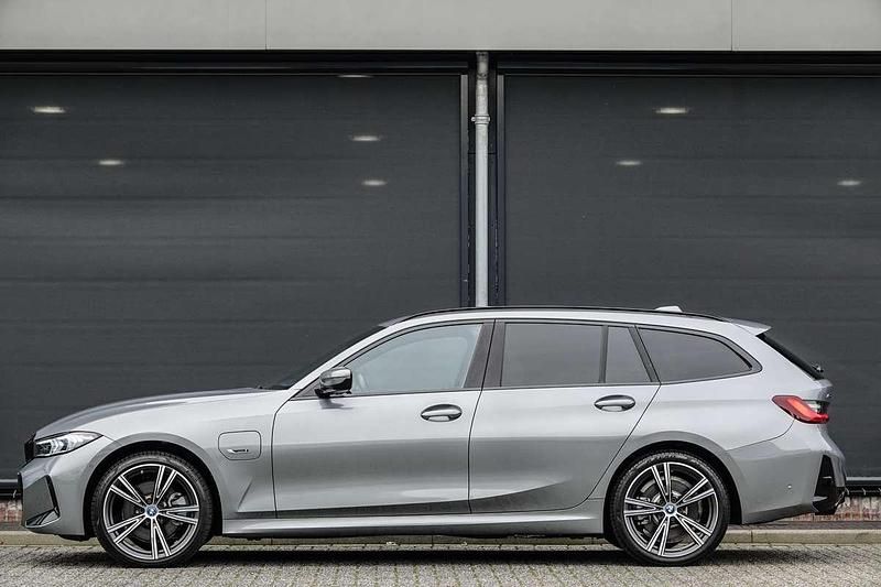 Occasion BMW 330e M Sport 292 PK (214 kW) 2022 Grijs Stationwagen