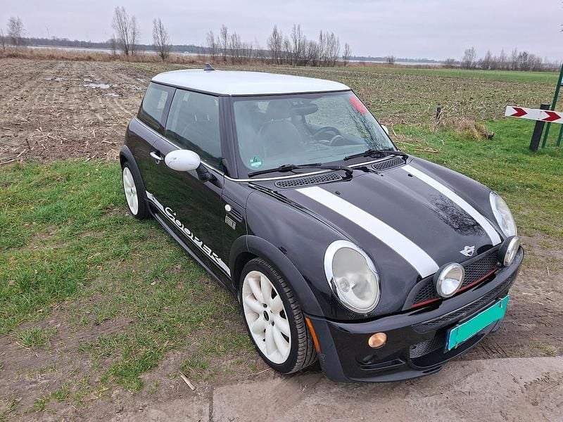 Zwart (metallic) Gebruikt 2002 Mini Cooper S Hatchback | € 995 (Iets duurder) - Afbeelding 1/4