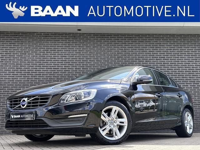 Zwart, metallic lak Gebruikt 2017 Volvo S60 Sedan | € 17.900 (Eerlijke prijs) - Afbeelding 1/4
