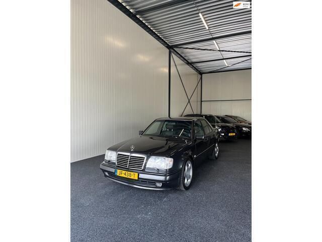 Grijs Gebruikt 1996 Mercedes E500 Avantgarde Sedan | € 54.750 - Afbeelding 1/4