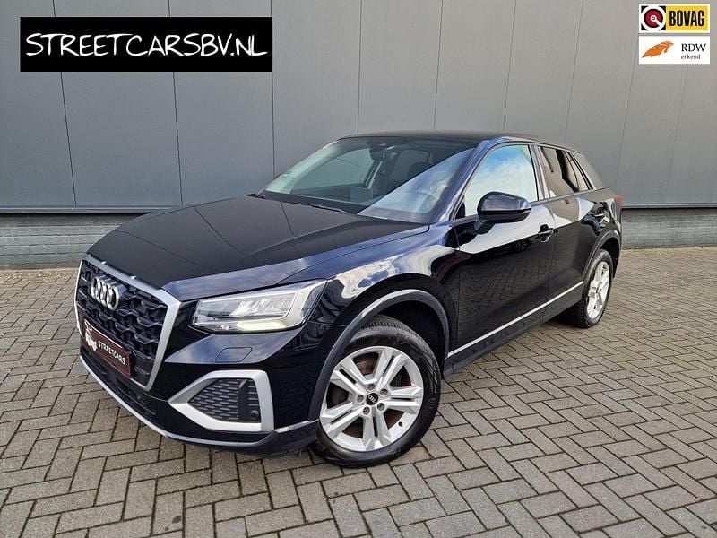 Zwart Gebruikt 2022 Audi Q2 Premium SUV | € 24.950 (Goede deal) - Afbeelding 1/4