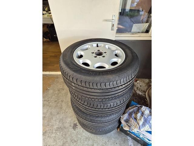 Bruin Gebruikt 1992 Mercedes S300 SE Sedan | € 8.999 - Afbeelding 1/4