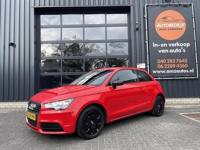 Rood Gebruikt 2011 Audi A1 Attraction Hatchback | € 6.950 (Goede deal) - Afbeelding 1/4