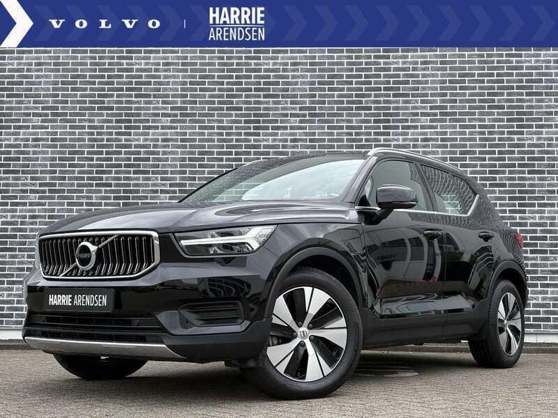 Zwart Gebruikt 2021 Volvo XC40 Inscription SUV | € 30.899 (Goede deal) - Afbeelding 1/4
