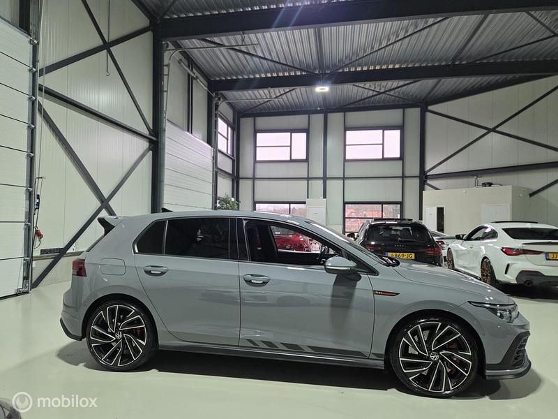 Occasion VW Golf VIII GTI Clubsport 301 PK (221 kW) 2021 Grijs Hatchback