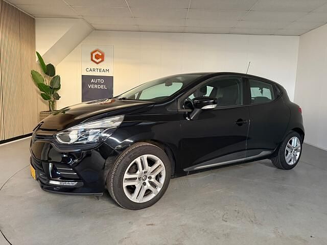 Zwart (metallic) Gebruikt 2018 Renault Clio IV Zen Hatchback | € 9.500 (Eerlijke prijs) - Afbeelding 1/4