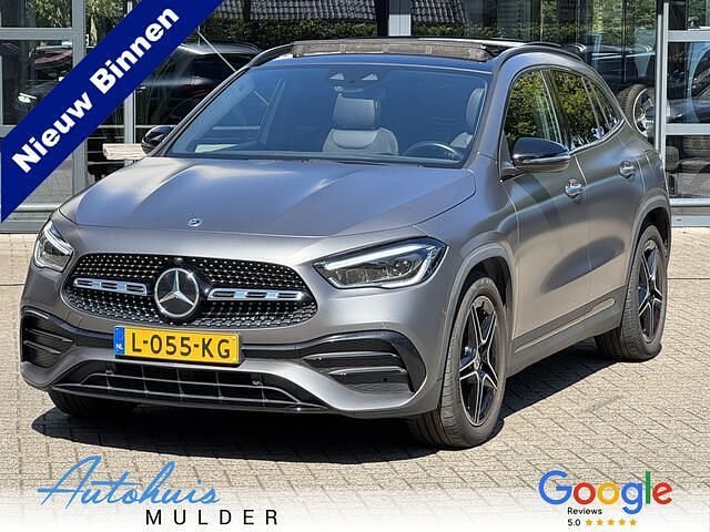 Grijs Gebruikt 2021 Mercedes GLA180 Business SUV | € 34.899 (Iets duurder) - Afbeelding 1/4