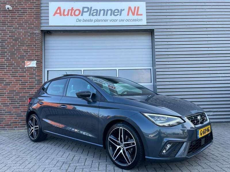 Grijs Gebruikt 2019 Seat Ibiza Business Hatchback | € 14.544 (Eerlijke prijs) - Afbeelding 1/4