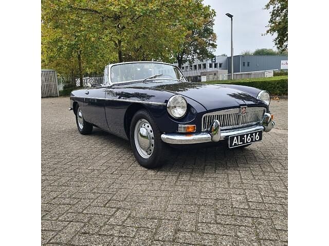 Blauw Gebruikt 1963 MG B | € 27.500 - Afbeelding 1/4