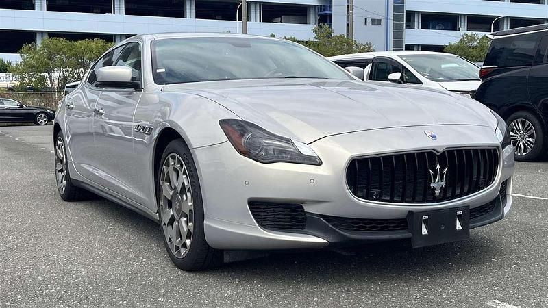 Zilver Gebruikt 2013 Maserati Quattroporte Sedan | € 33.400 - Afbeelding 1/4