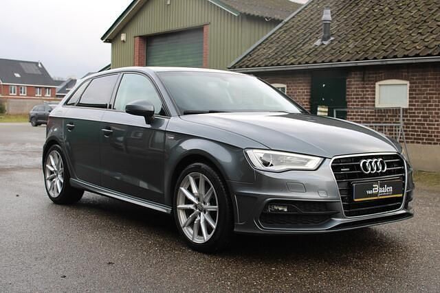 Occasion Audi A3 Sportback S-Line 178 PK (130 kW) 2016 Grijs (metallic) Hatchback