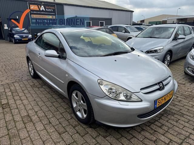 Grijs Gebruikt 2004 Peugeot 307 CC Cabriolet | € 3.250 (Eerlijke prijs) - Afbeelding 1/4