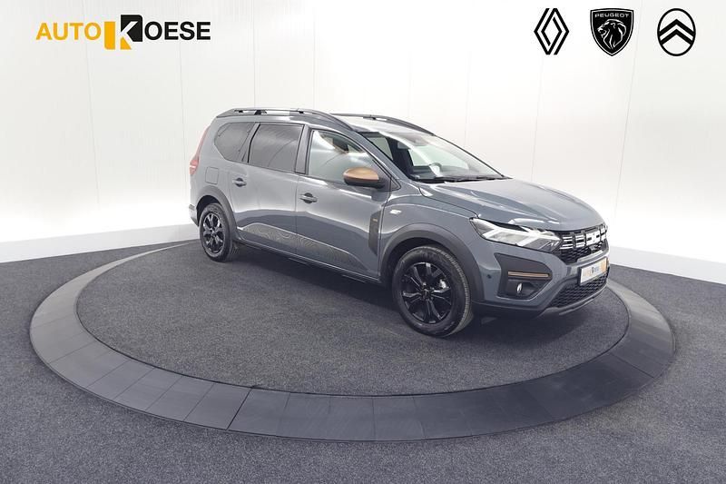 Grijs Gebruikt 2025 Dacia Jogger Extreme MPV | € 28.795 (Duur) - Afbeelding 1/4