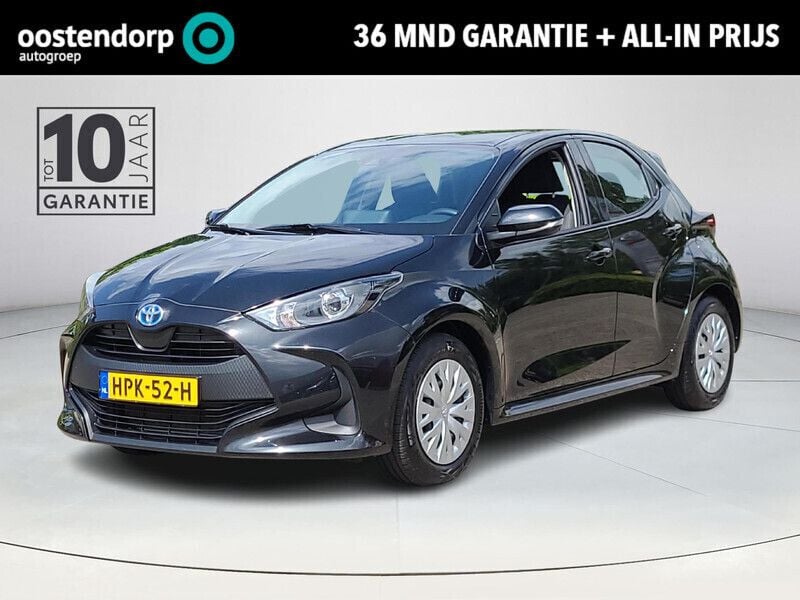 Zwart Gebruikt 2023 Toyota Yaris Hybrid Active Hatchback | € 21.950 (Eerlijke prijs) - Afbeelding 1/4