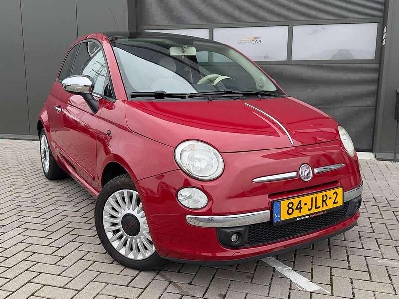 Rood Occasion 2009 Fiat 500 Lounge Hatchback | € 5.599 (Eerlijke prijs) - Afbeelding 1/4