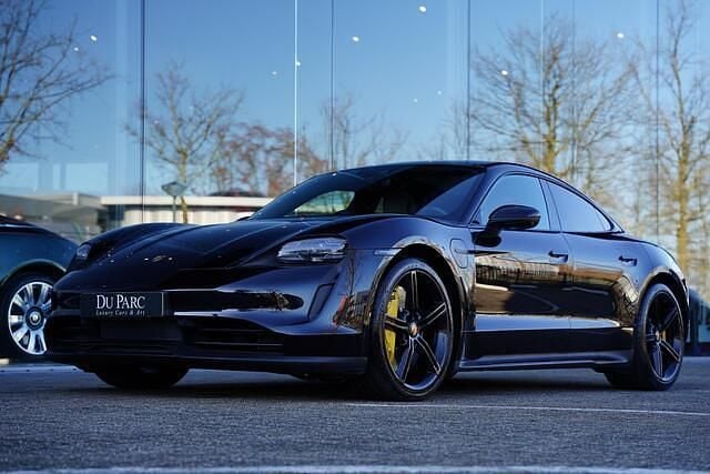 Zwart Occasion 2020 Porsche Taycan 4S Performance Package Sedan | € 62.888 - Afbeelding 1/4