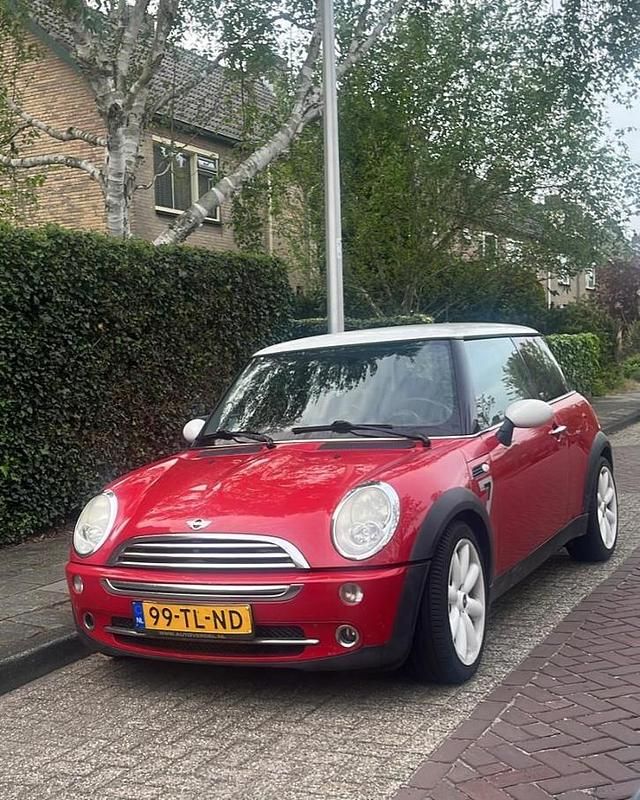 Gebruikt 2006 Mini Cooper Seven Hatchback | € 1.475 (Eerlijke prijs) - Afbeelding 1/4