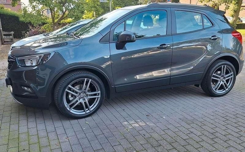 Grijs Occasion 2017 Opel Mokka X SUV | € 14.950 (Eerlijke prijs) - Afbeelding 1/4