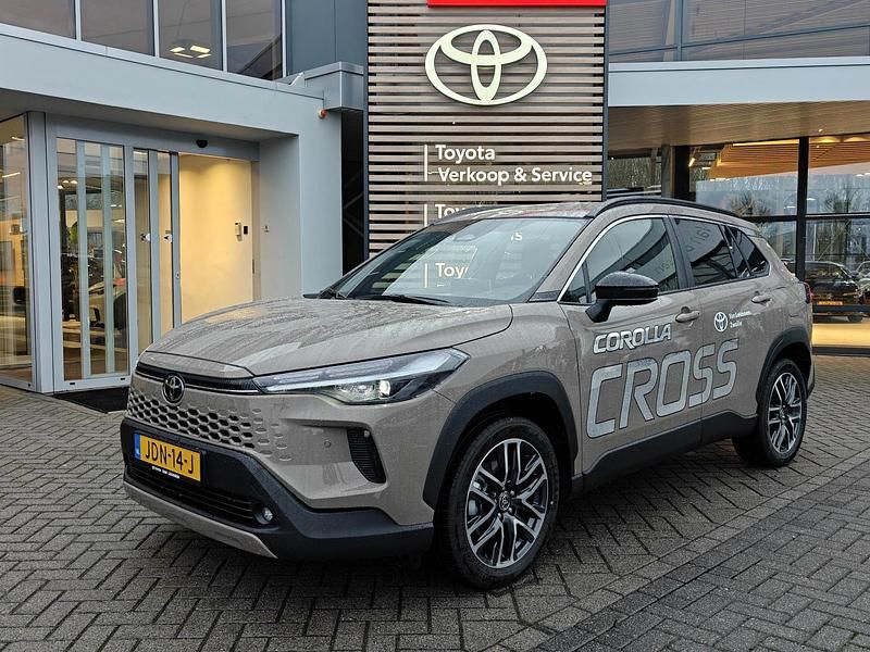 Bruin Nieuw 2025 Toyota Corolla Cross SUV | € 40.499 (Iets duurder) - Afbeelding 1/4