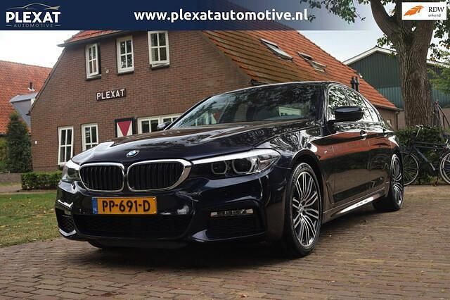 Zwart Occasion 2017 BMW 520 Executive Sedan | € 21.945 (Eerlijke prijs) - Afbeelding 1/4