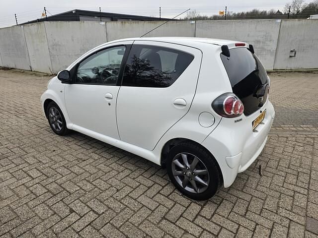 Occasion Toyota Aygo 68 PK (50 kW) 2011 Wit Hatchback