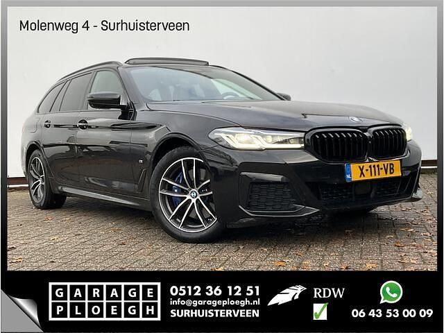 Zwart Occasion 2021 BMW 530e M Sport Stationwagen | € 37.700 (Eerlijke prijs) - Afbeelding 1/4