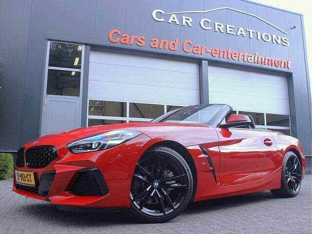 Rood (metallic) Gebruikt 2020 BMW Z4 M Sport Cabriolet | € 39.950 (Eerlijke prijs) - Afbeelding 1/4