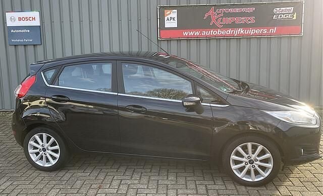 Occasion Ford Fiesta Titanium 101 PK (74 kW) 2015 Zwart (metallic) Hatchback