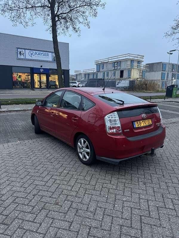 Occasion Toyota Prius 77 PK (56 kW) 2006 Rood Hatchback