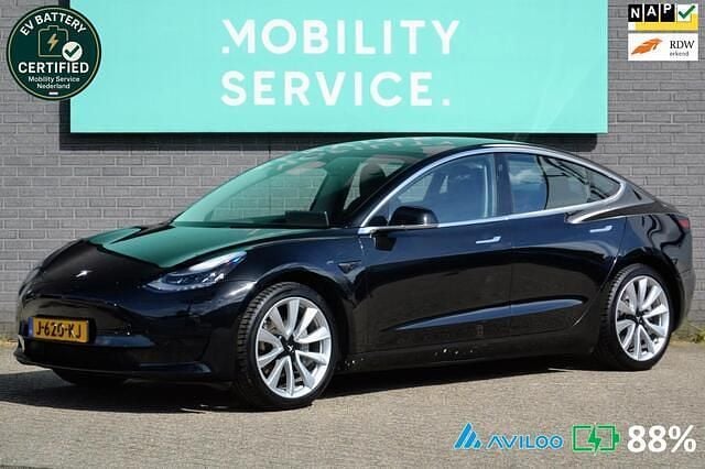 Zwart Gebruikt 2020 Tesla Model 3 Standard Range Sedan | € 17.864 (Eerlijke prijs) - Afbeelding 1/4