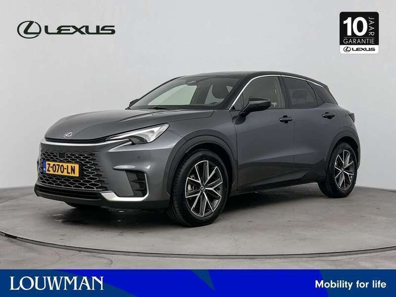 Grijs, metallic lak Gebruikt 2024 Lexus LBX SUV | € 35.945 (Goede deal) - Afbeelding 1/3