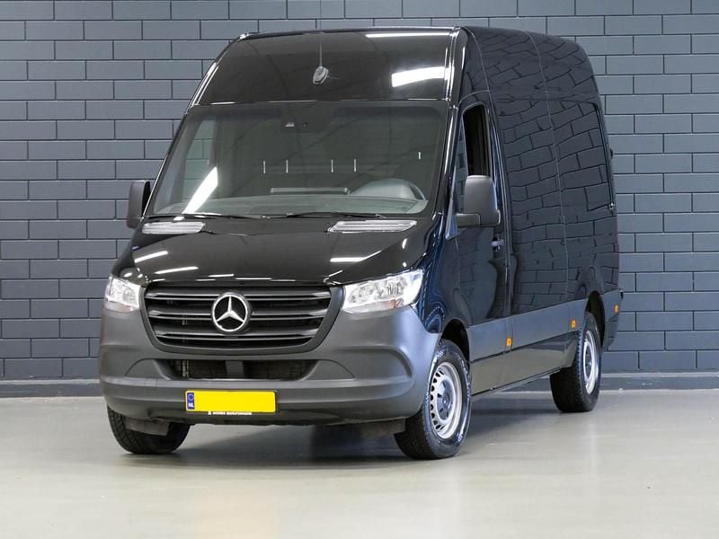 Occasion Mercedes Sprinter 170 PK (125 kW) 2023 Zwart Van
