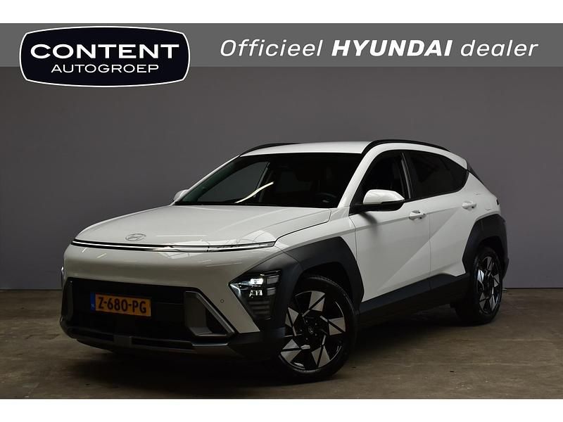 Wit Gebruikt 2024 Hyundai Kona Comfort SUV | € 29.940 (Iets duurder) - Afbeelding 1/4
