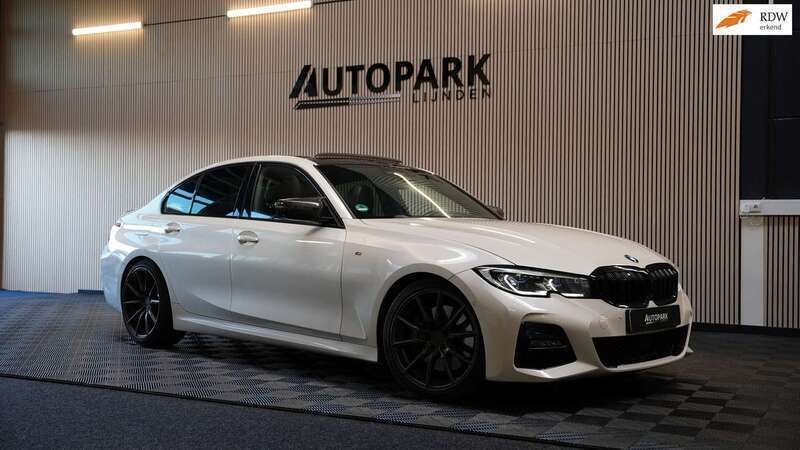 Wit Gebruikt 2019 BMW 330 Executive Sedan | € 34.950 (Duur) - Afbeelding 1/4