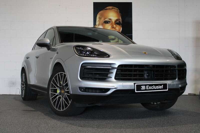 Grijs, metallic lak Gebruikt 2019 Porsche Cayenne SUV | € 64.950 (Iets duurder) - Afbeelding 1/4