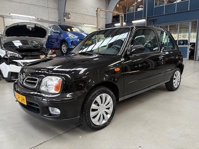 Zwart Gebruikt 2002 Nissan Micra Hatchback | € 1.450 (Eerlijke prijs) - Afbeelding 1/4