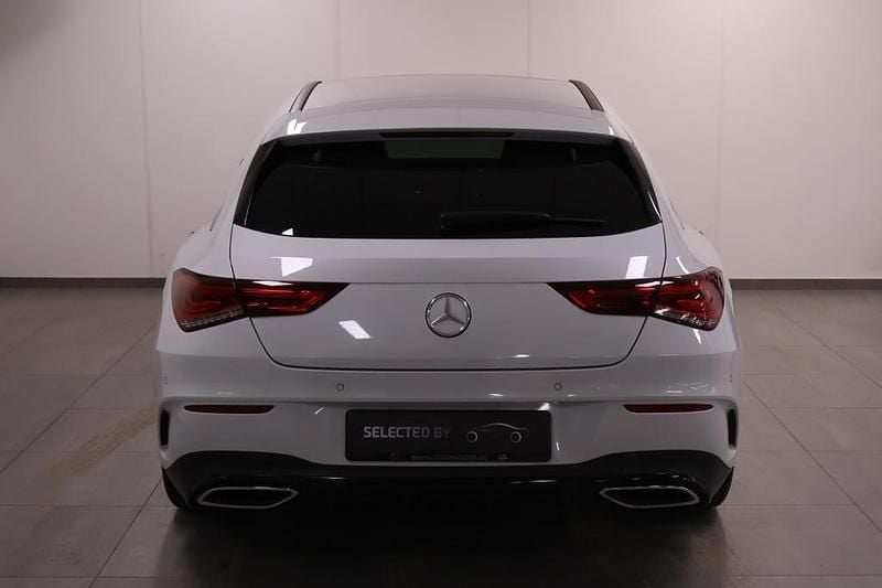 Occasion Mercedes CLA200 Shooting Brake AMG line 2022 Wit Stationwagen
