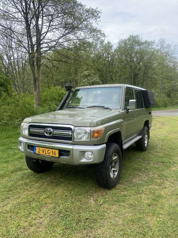 Groen Gebruikt 2011 Toyota Land Cruiser SUV | € 49.500 (Duur) - Afbeelding 1/4