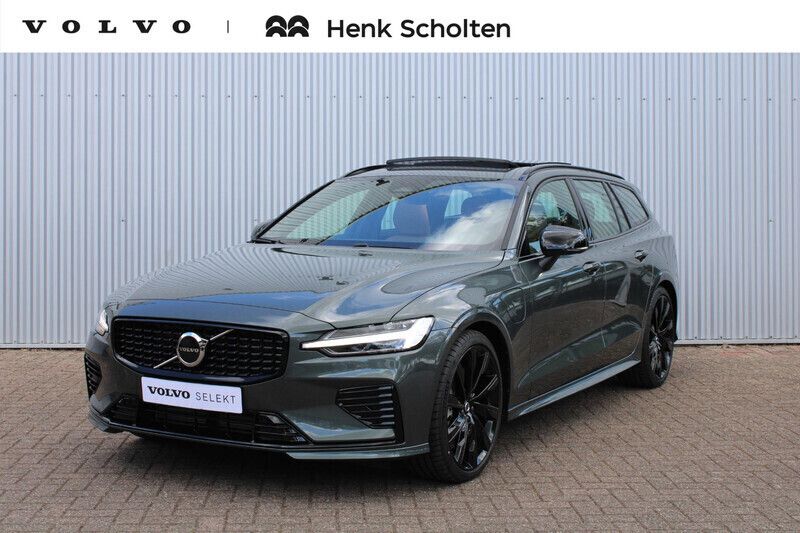 Groen Nieuw 2025 Volvo V60 Plus Stationwagen | € 64.950 - Afbeelding 1/4
