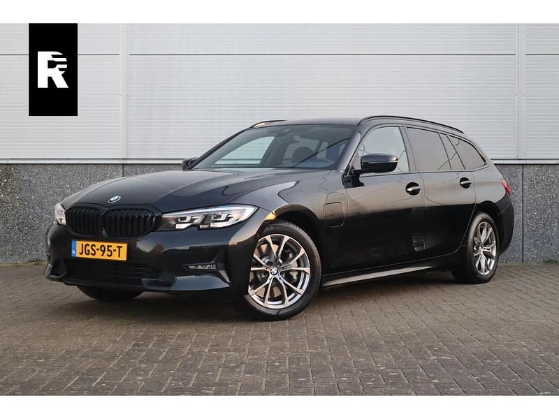 Zwart Gebruikt 2021 BMW 330 Stationwagen | € 25.845 (Goede deal) - Afbeelding 1/4