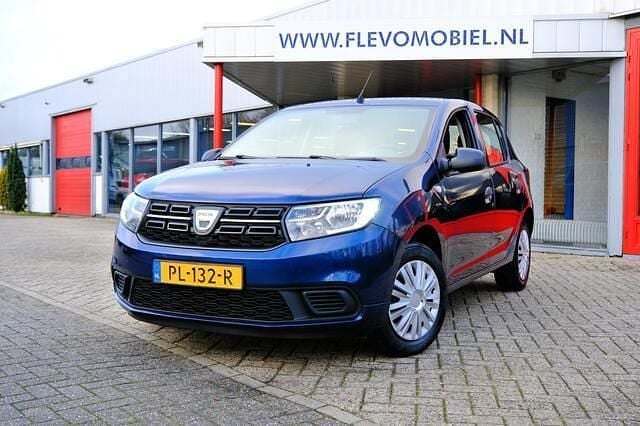 Blauw (metallic) Gebruikt 2017 Dacia Sandero Ambiance Hatchback | € 6.950 (Eerlijke prijs) - Afbeelding 1/4