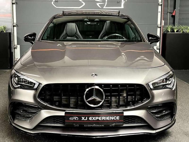 Grijs Gebruikt 2019 Mercedes CLA35 AMG Premium Plus Sedan | € 45.950 (Eerlijke prijs) - Afbeelding 1/4