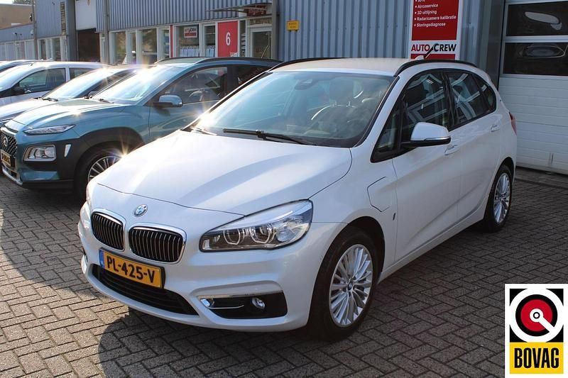 Wit (metallic) Gebruikt 2017 BMW 225 Active Tourer Executive MPV | € 16.950 (Goede deal) - Afbeelding 1/4