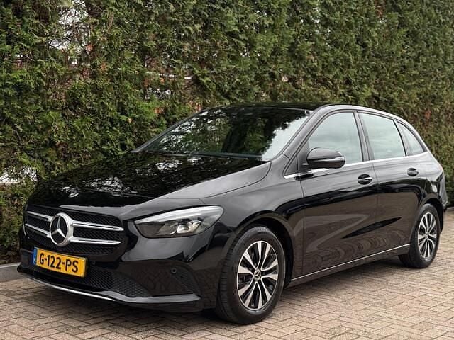 Zwart Gebruikt 2019 Mercedes B180 MPV | € 23.890 (Eerlijke prijs) - Afbeelding 1/4