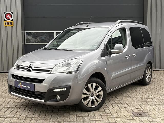 Grijs Gebruikt 2016 Citroën Berlingo PureTech MPV | € 11.450 (Eerlijke prijs) - Afbeelding 1/4