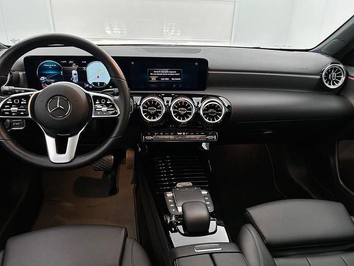 Occasion Mercedes A180 Business 136 PK (100 kW) 2021 Grijs Hatchback