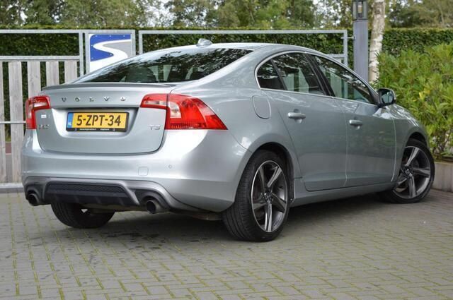 Occasion Volvo S60 R-Design 150 PK (110 kW) 2015 Grijs Sedan