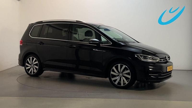Zwart Gebruikt 2019 VW Touran Highline MPV | € 28.750 (Iets duurder) - Afbeelding 1/3